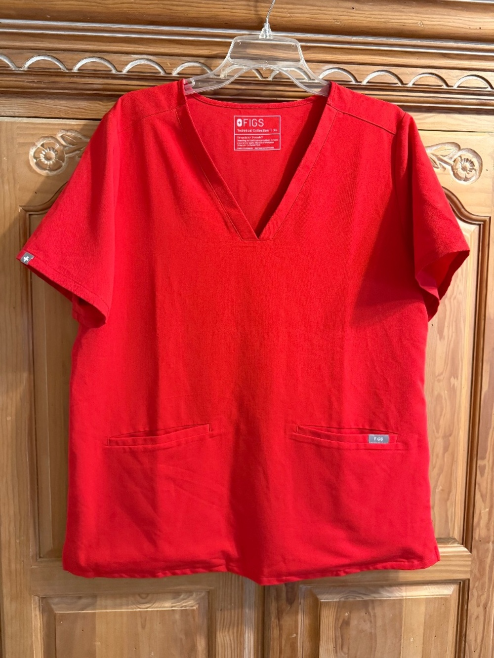 Figs Technical Collection Women’s XLRed V-Neck Scrub Top Short Sleeve Shirt
